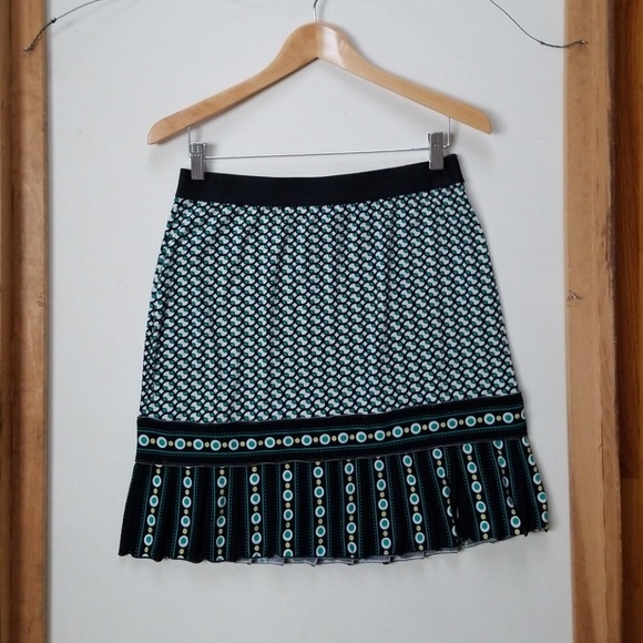 Max Studio Ruffle Hem Printed Circles - Picture 4 of 6